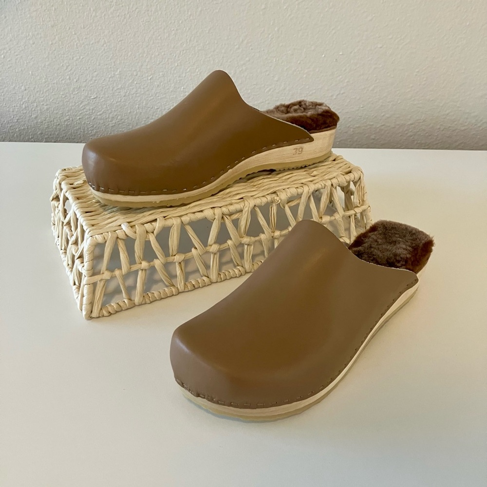 No. 6 Store Contour Clog in Khaki + shearling footbed